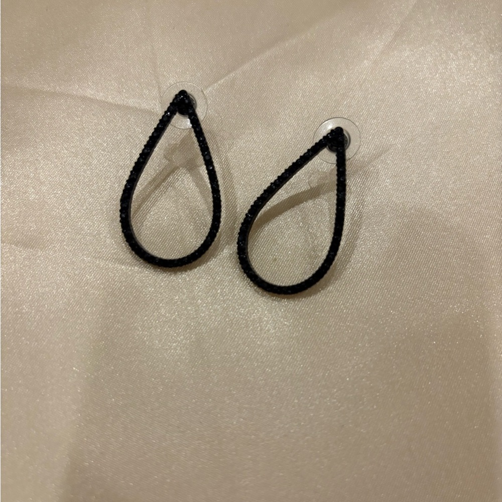 Black Teardrop Earrings